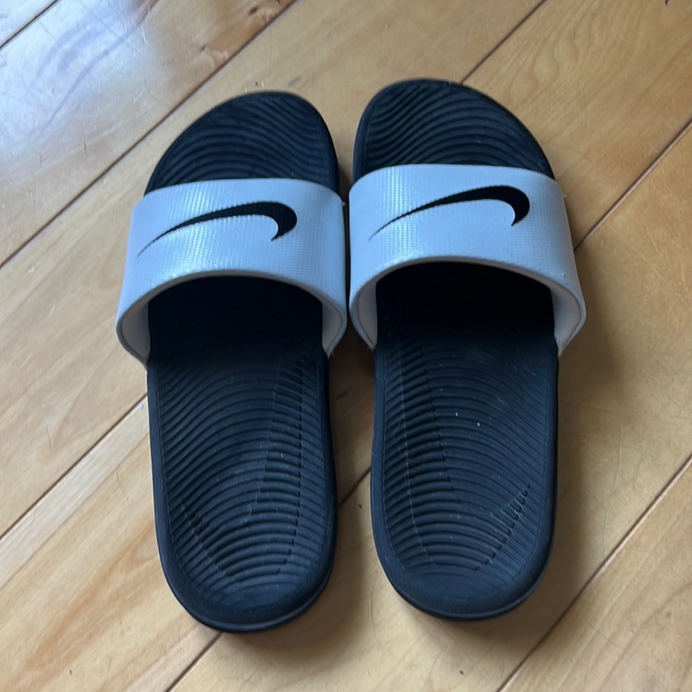 Nike slides
